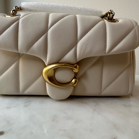 Coach Quilted Tabby 20 - Picture 6 of 10